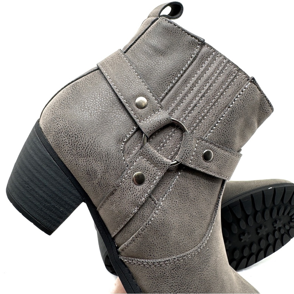 Easy Street Chicory Western Bootie Grey Size 6 WW